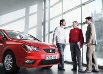 Покупка старого автомобиля: правила и достоинства