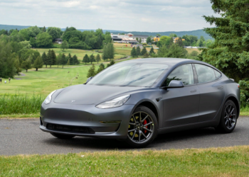 Где купить запчасти на Теслу 3 и правила их выбора