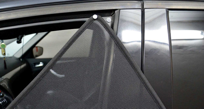Шторки для автомобиля: как выбирать и их достоинства
