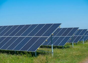 Сонячні електростанції в Україні: купити в кредит швидко та вигідно