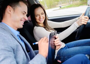 Як отримати права в автошколі: поради, особливості та переваги навчання