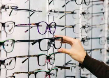 Какие готовые очки можно купить в компании Fast Vision: ассортимент и характеристики