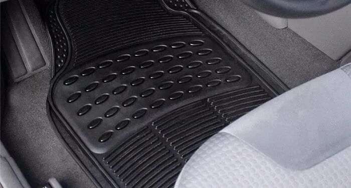 На що звертати увагу обираючи килимки в салон автомобіля
