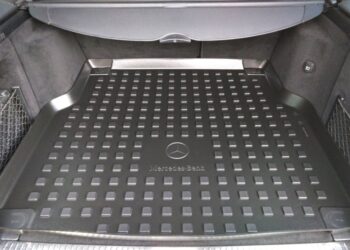 Как выбрать резиновый багажный коврик: критерии и рекомендации