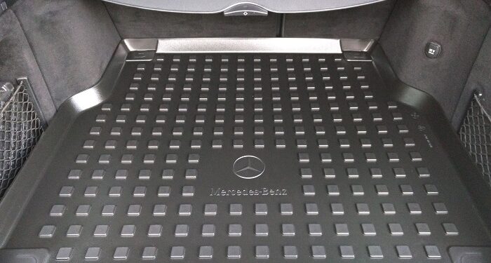 Как выбрать резиновый багажный коврик: критерии и рекомендации