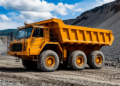 Карьерные самосвалы: требования к технике и сферы их использования